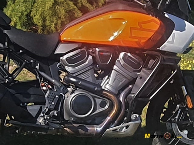 Harley Davidson Pan America Prueba a fondo motor derecho Harley Davidson Pan America Prueba a fondo motor derecho