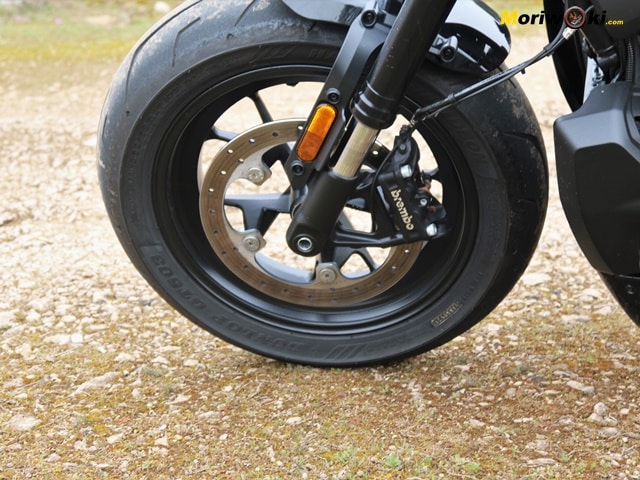 Harley-Davidson-Sportster-S.-Prueba-a-fondo.-Disco-freno Harley-Davidson-Sportster-S.-Prueba-a-fondo.-Disco-freno