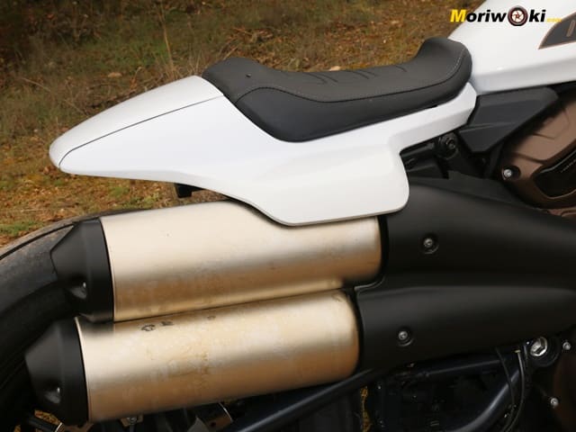 Harley-Davidson-Sportster-S.-Prueba-a-fondo.-Doble-escape Harley-Davidson-Sportster-S.-Prueba-a-fondo.-Doble-escape