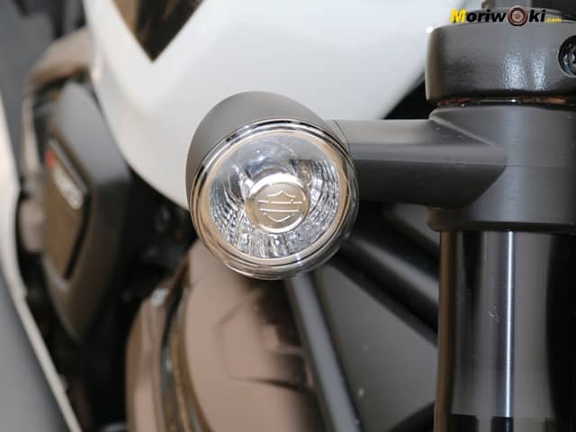 Harley-Davidson-Sportster-S.-Prueba-a-fondo.-Intermintente-derecho. Harley-Davidson-Sportster-S.-Prueba-a-fondo.-Intermintente-derecho.