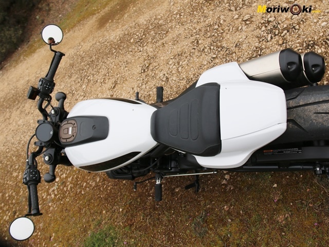 Harley-Davidson-Sportster-S.-Prueba-a-fondo.-Postura Harley-Davidson-Sportster-S.-Prueba-a-fondo.-Postura