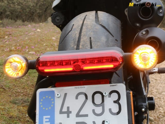 Harley-Davidson-Sportster-S.-Prueba-a-fondo.-Senalizacion Harley-Davidson-Sportster-S.-Prueba-a-fondo.-Senalizacion