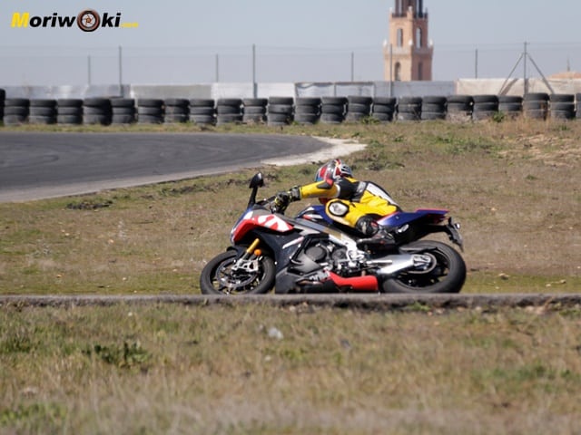 Aprilia RSV4 Factory prueba a fondo. Exterior derechas Aprilia RSV4 Factory prueba a fondo. Exterior derechas