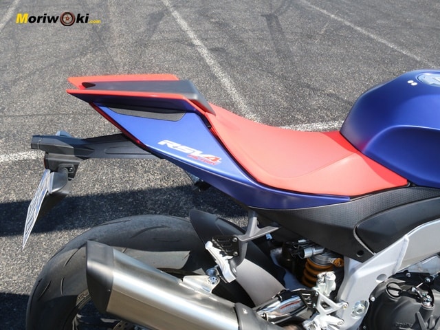 Aprilia RSV4 Factory. Prueba a fondo. Asiento. Aprilia RSV4 Factory. Prueba a fondo. Asiento.