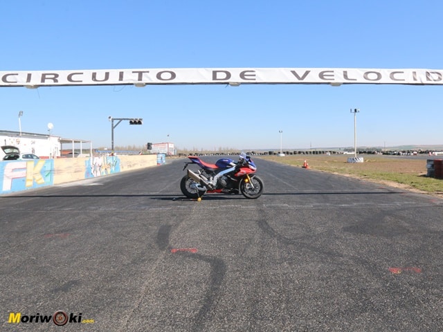 Aprilia-RSV4-Factory.-Prueba-a-fondo.-Panorama Aprilia-RSV4-Factory.-Prueba-a-fondo.-Panorama