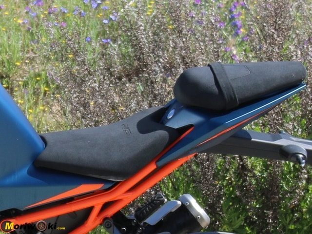Prueba-KTM-RC-390-Asiento Prueba-KTM-RC-390-Asiento
