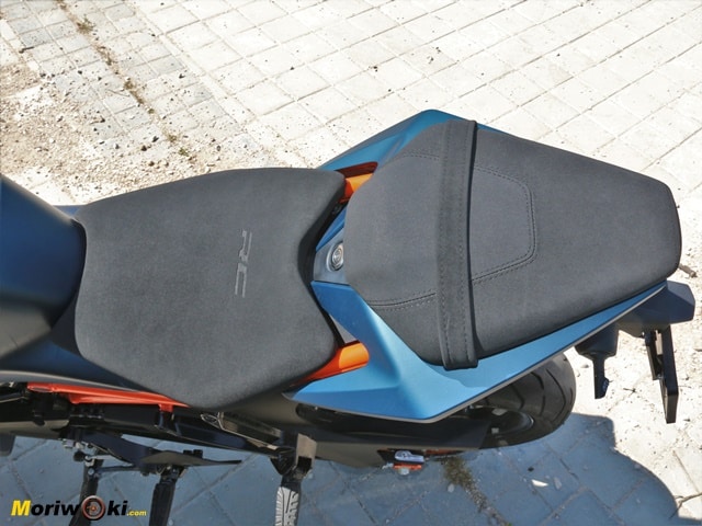 Prueba-KTM-RC-390-asiento-arriba. Prueba-KTM-RC-390-asiento-arriba.