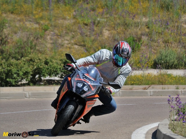 Prueba KTM RC 390 de frente Prueba KTM RC 390 de frente