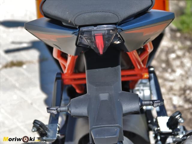 Prueba-KTM-RC-390-luz-trasera Prueba-KTM-RC-390-luz-trasera