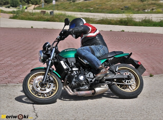 Prueba Kawasaki Z 650 RS Inclinacion Prueba Kawasaki Z 650 RS Inclinacion
