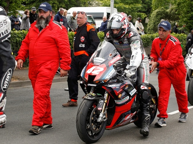 Raul Torras y las Road Races A la salida Raul Torras y las Road Races A la salida