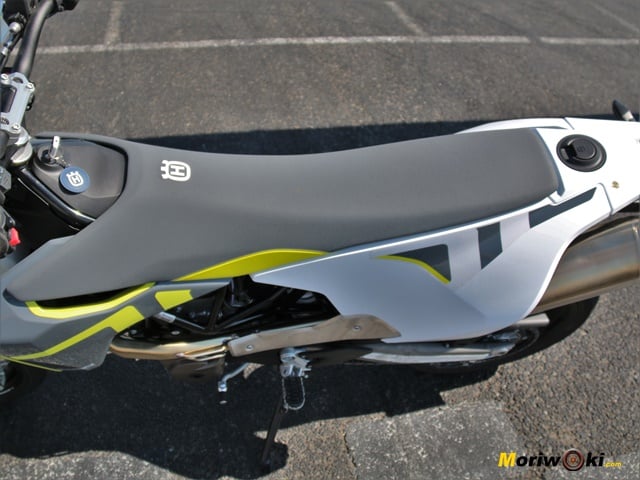Prueba Husqvarna 701 Supermoto Asiento Prueba Husqvarna 701 Supermoto Asiento
