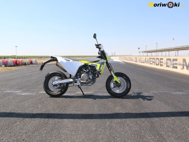 Prueba Husqvarna 701 Supermoto en la pista Prueba Husqvarna 701 Supermoto en la pista