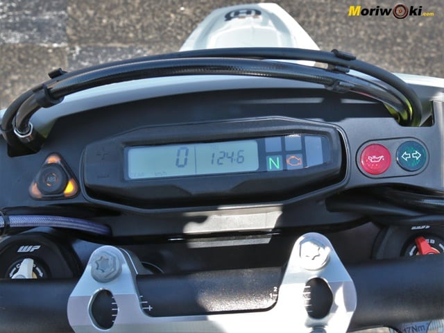 Prueba Husqvarna 701 Supermoto Instrumentacion