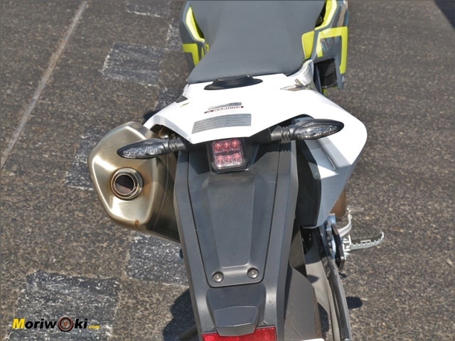 Prueba Husqvarna 701 Supermoto Trasera Prueba Husqvarna 701 Supermoto Trasera