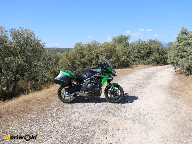Prueba a fondo Kawasaki Versys 650 2022 en el campo