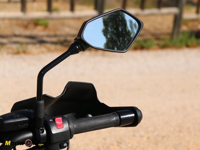 Prueba a fondo Kawasaki Versys 650 2022 retrovisor Prueba a fondo Kawasaki Versys 650 2022 retrovisor