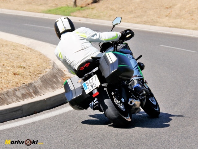 Prueba a fondo Kawasaki Versys 650 2022 desde atras Prueba a fondo Kawasaki Versys 650 2022 desde atras