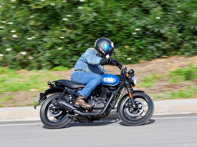 Royal_Enfield_HNTR350 prueba moriwoki paso por curva