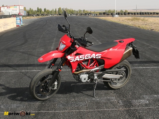 Prueba GasGas SM 700 de portada Prueba GasGas SM 700 de portada