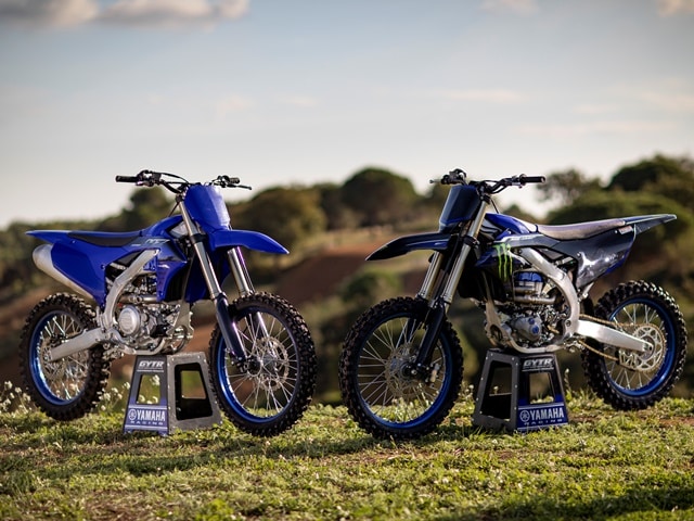 Prueba-Yamaha-YZ450F-2023-con-Fran-Garcia-2-Versiones.