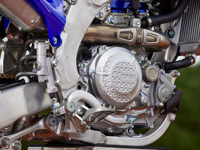 Prueba-Yamaha-YZ450F-2023-con-Fran-Garcia-motor-2