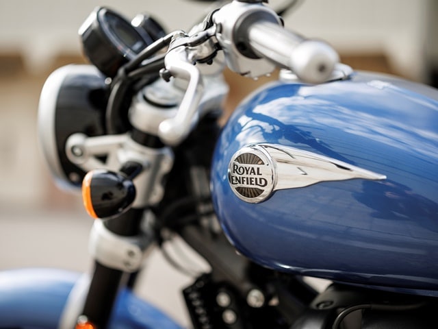 Royal_Enfield_Super_Meteor_650-224