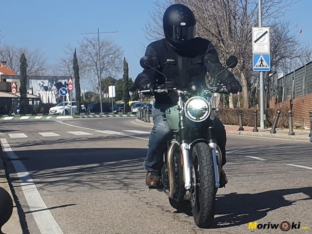 Prueba Brixton Cronwel 1200 de frente