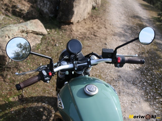 Prueba Brixton Cronwel 1200 manillar
