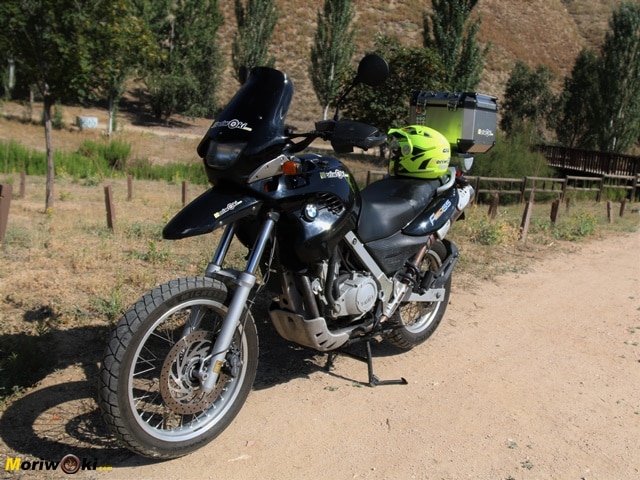 Comportamiento de la moto con baúl de tres cuartos