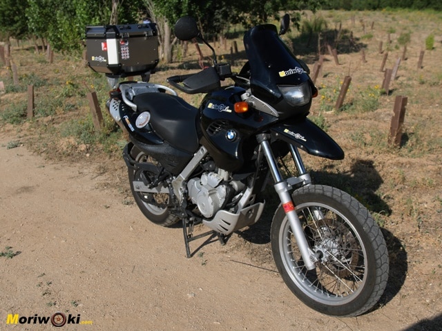 Comportamiento de la moto con baúl otra vision