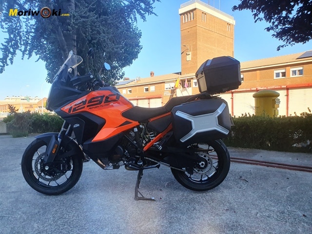 Prueba KTM 1290 Super Adventure S 2023 3 maletas exposicion
