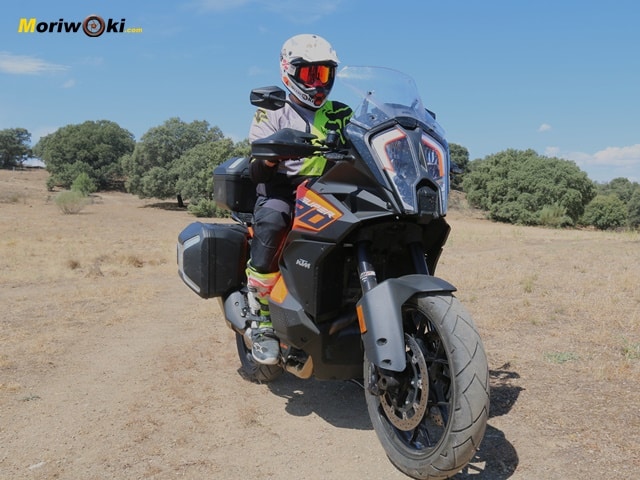 Prueba KTM 1290 Super Adventure S 2023 planta off road