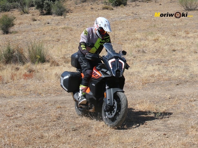 Prueba-KTM-1290-Super-Adventure-S-2023-radio-de-giro