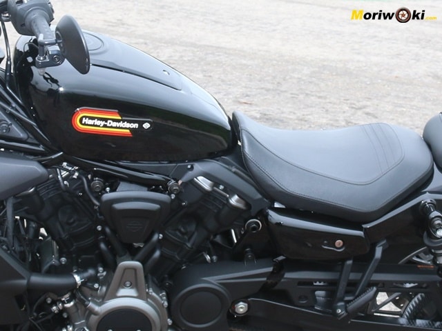 Harley Davidson Nightster 975 Las apariencias engañan deposito asiento