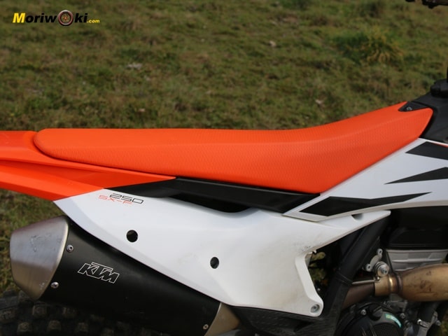 KTM 250 SX-F 2024 a fondo asiento