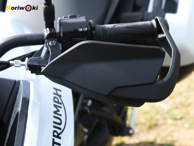 Triumph Tiger 660 Sport a fondo Protector manos Triumph Tiger 660 Sport a fondo Protector manos