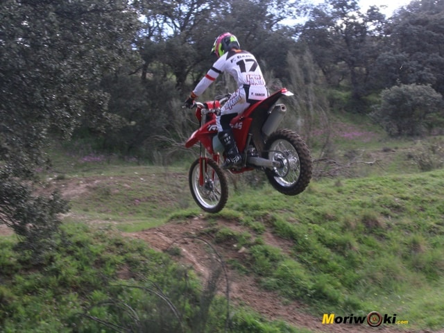 Gas Gas EC 450 F Prueba a fondo salto subida