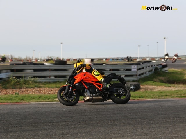 KTM 1390 Super Duke R Modo rain KTM 1390 Super Duke R Modo rain