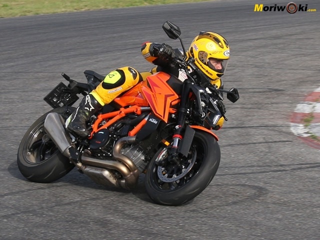KTM 1390 Super Duke R Track KTM 1390 Super Duke R Track