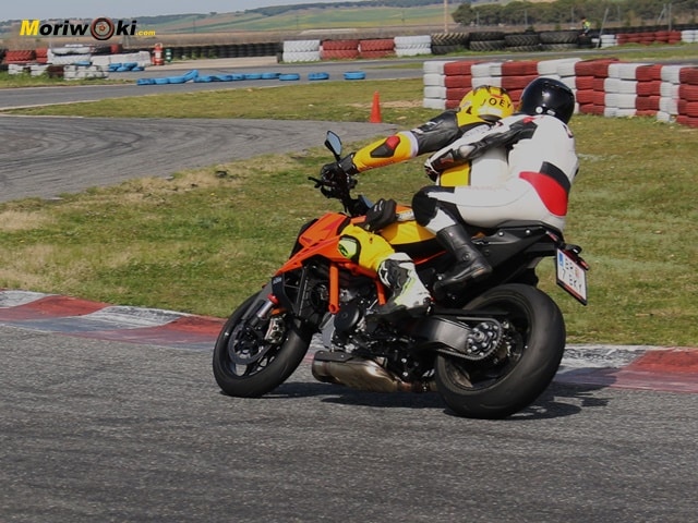 KTM 1390 Super Duke R Pasajero KTM 1390 Super Duke R Pasajero