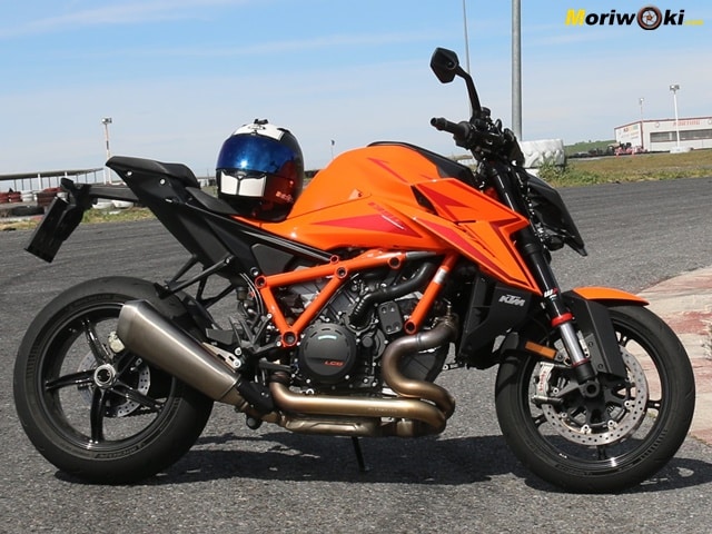 KTM 1390 Super Duke R Primer plano KTM 1390 Super Duke R Primer plano