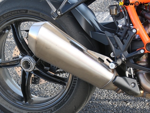 KTM 1390 Super Duke R Silencioso KTM 1390 Super Duke R Silencioso