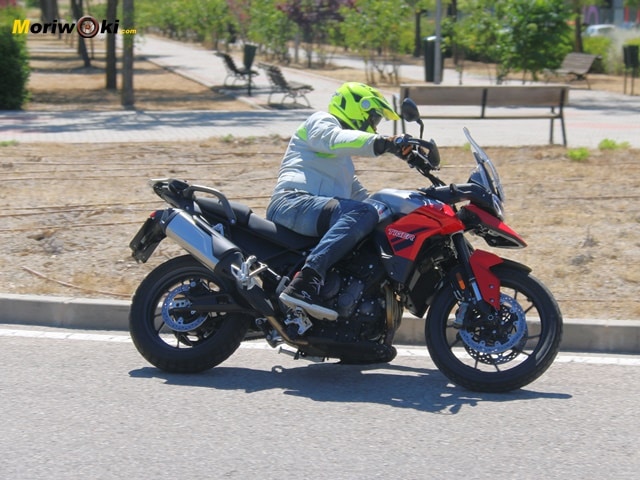 Prueba Triumph Tiger 850 Sport paso curva