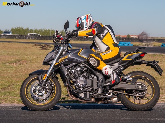 Prueba Voge 525 R Postura