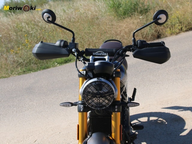 Prueba Triumph Scrambler 400 X frente Prueba Triumph Scrambler 400 X frente