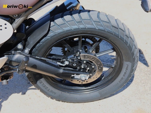 Prueba Triumph Scrambler 400 X neumatico Prueba Triumph Scrambler 400 X neumatico