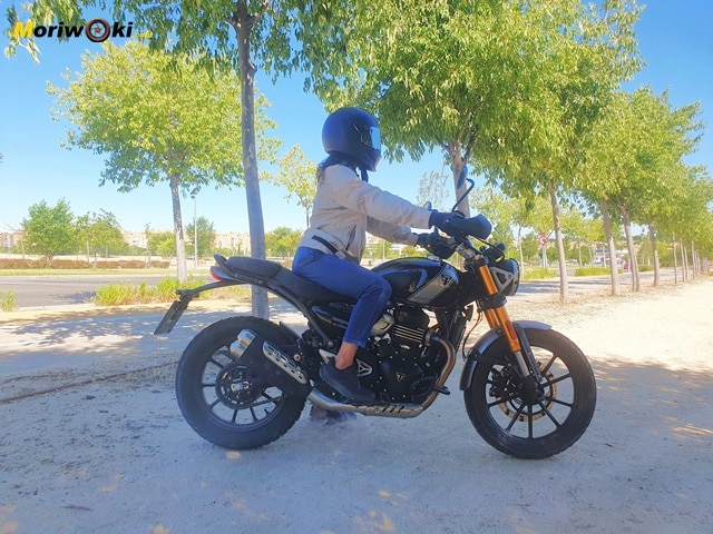 Prueba Triumph Scrambler 400 X postura Prueba Triumph Scrambler 400 X postura