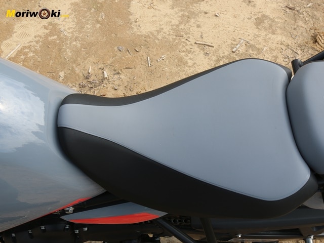 Prueba Royal Enfield Himalayan 450 Asiento Prueba Royal Enfield Himalayan 450 Asiento
